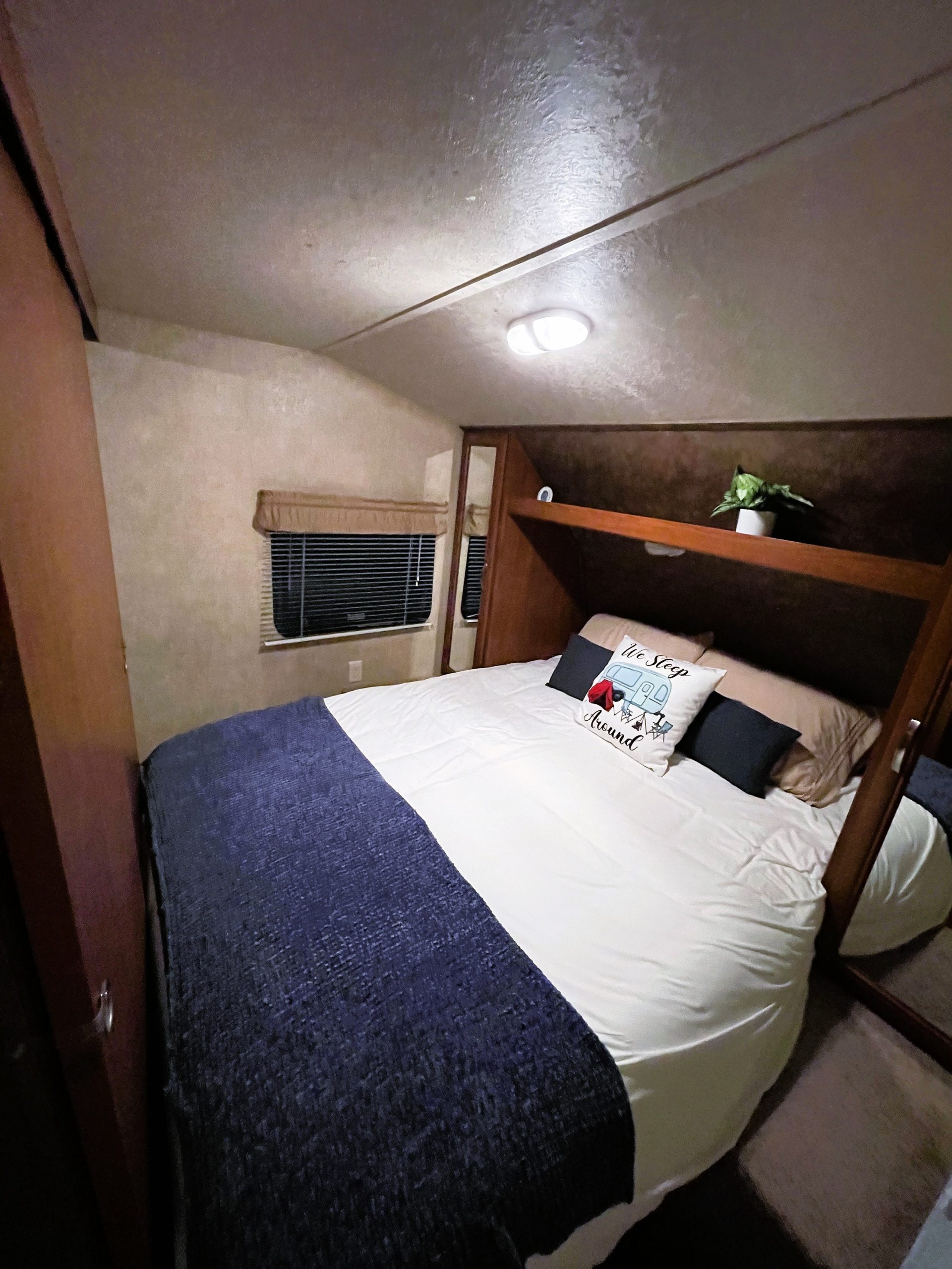 cruise lite hidden bunkhouse