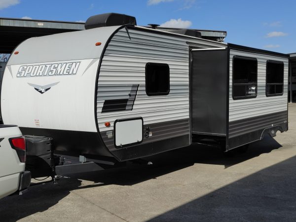 33 foot camper rental